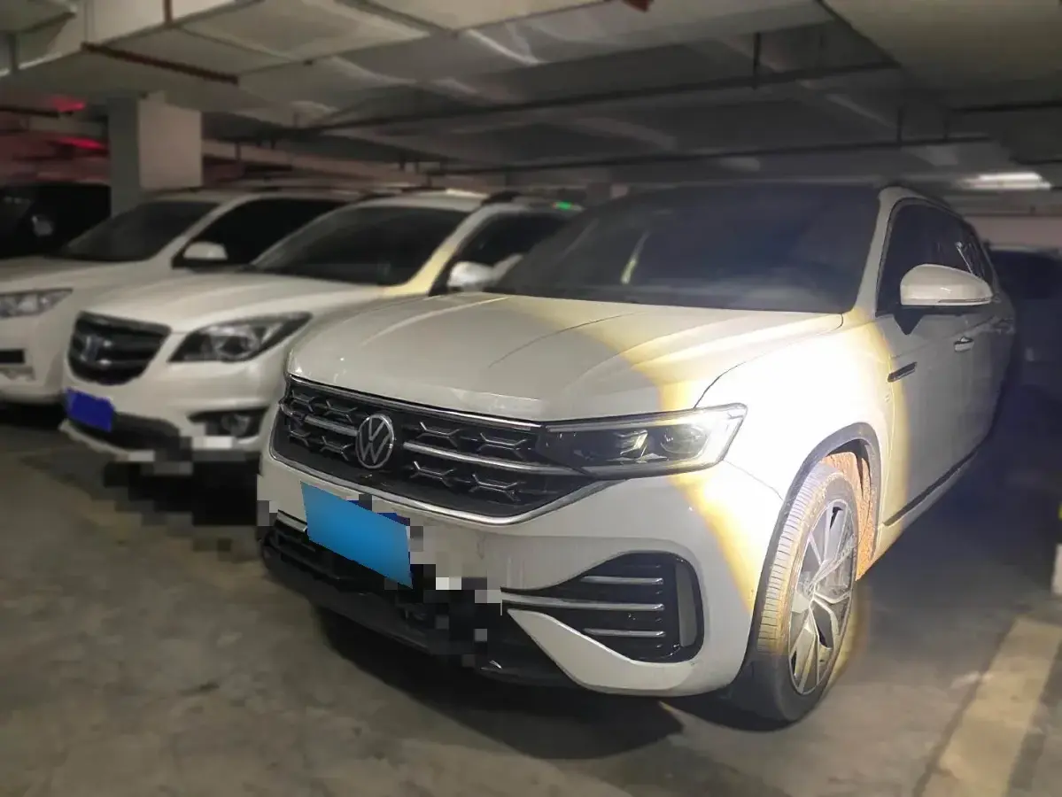 2023 Volkswagen Tayron 2.0T 220HP L4 7DCT