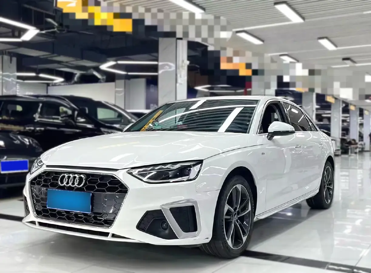 2022 Audi A4L 2.0T 190HP L4 7DCT