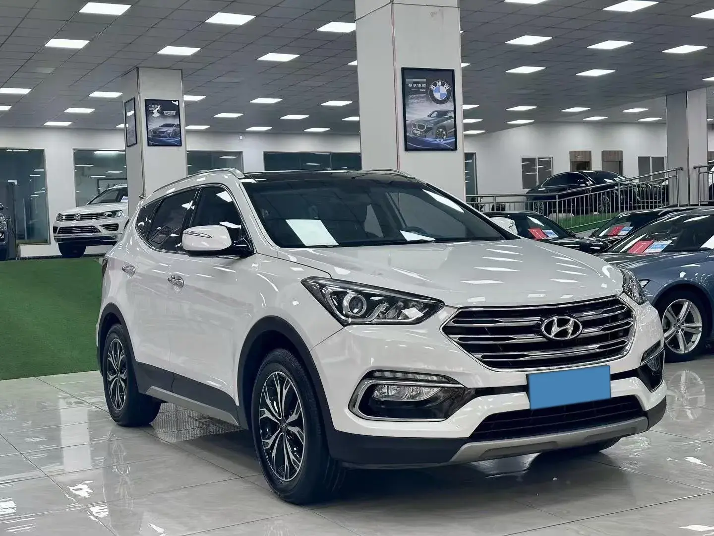 2017 HYUNDAI SANTAFE thumbnail 3