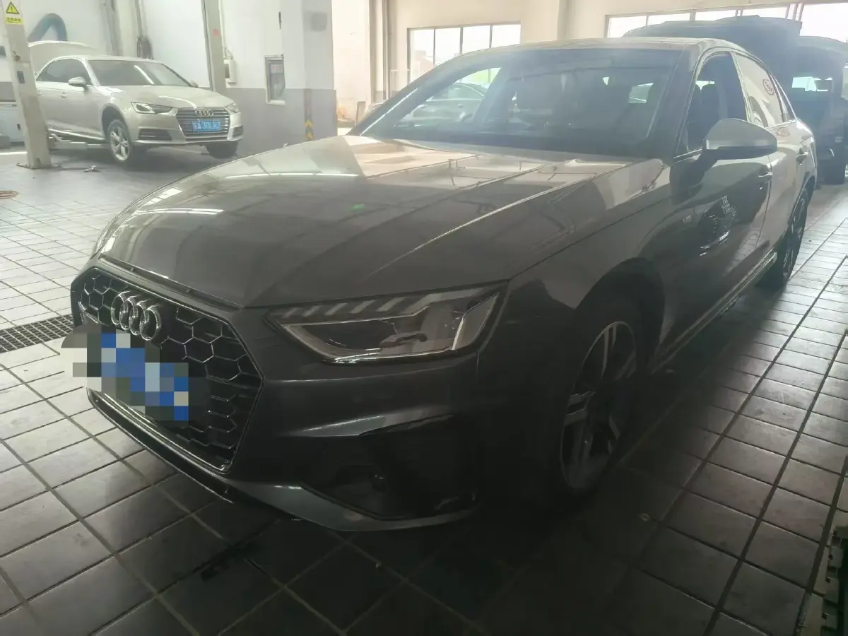 2022 Audi A4L 2.0T 190HP L4 7DCT