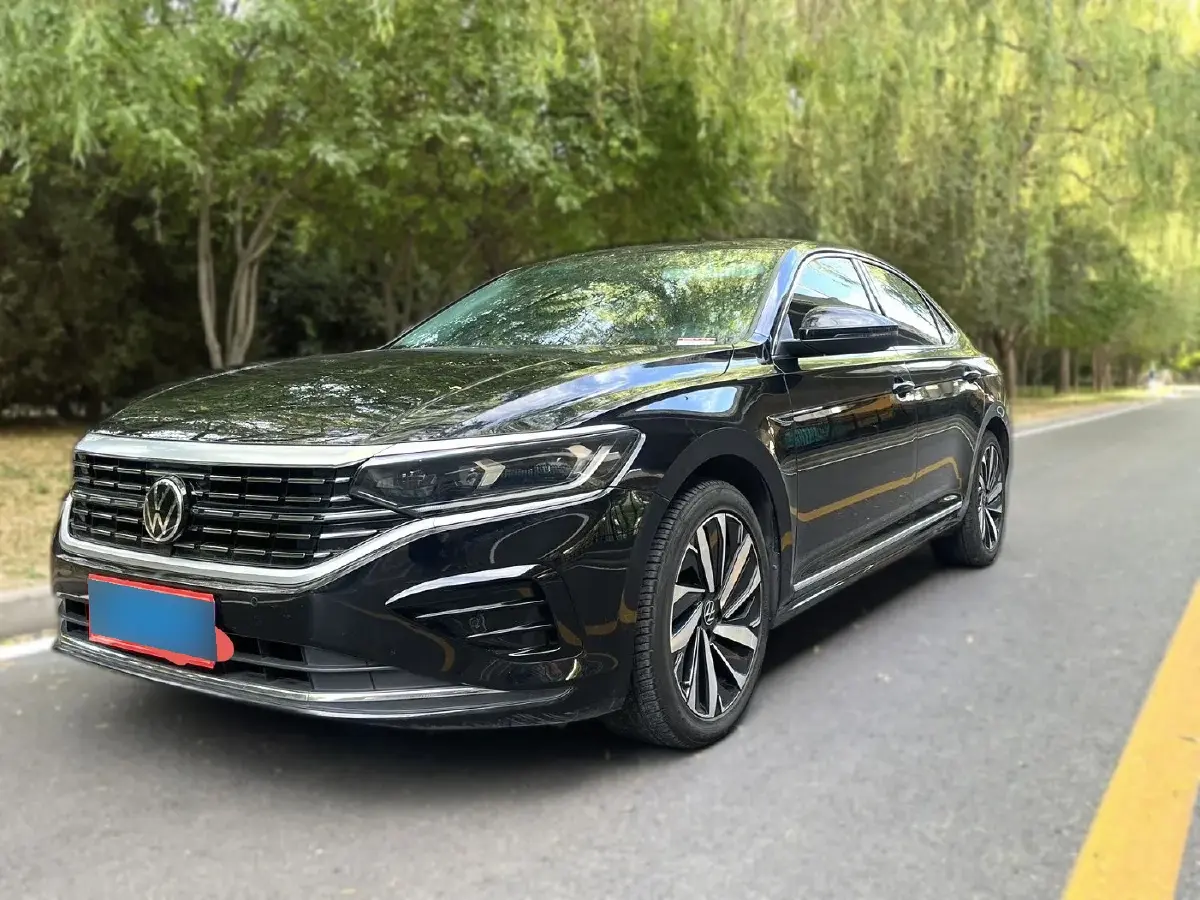2022 Volkswagen Passat 2.0T 186HP L4 7DCT