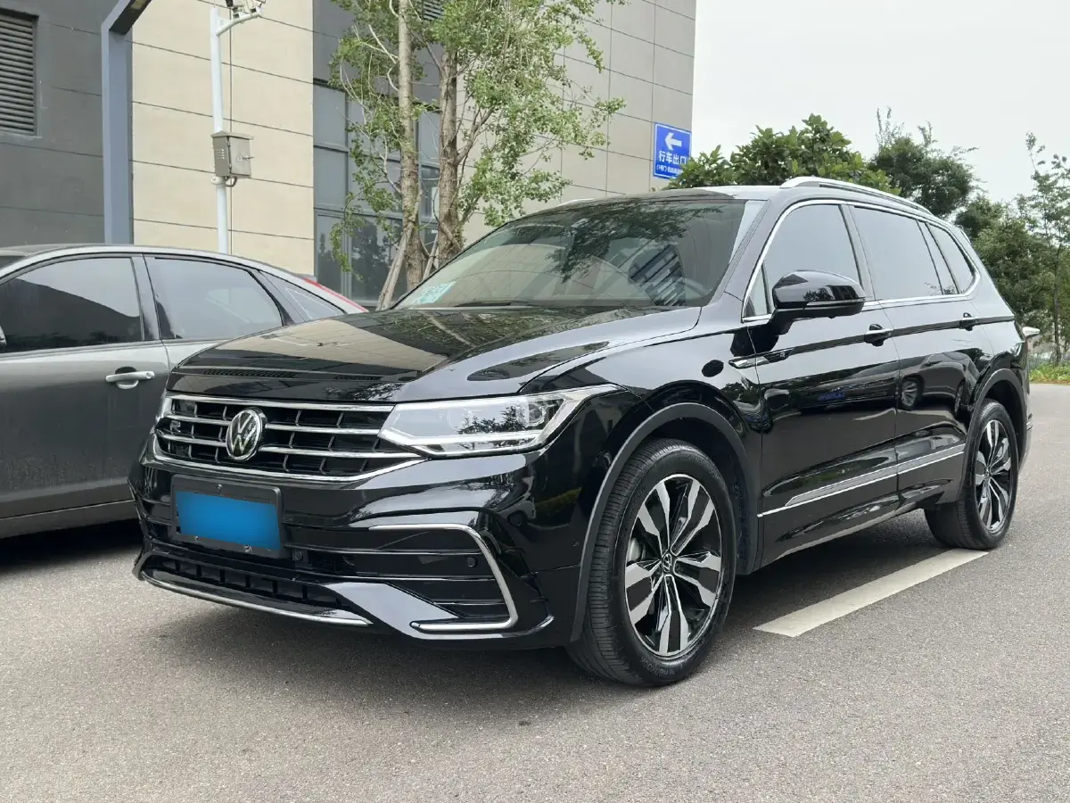 2024 Volkswagen Tiguan L 2.0T 186HP L4 7DCT