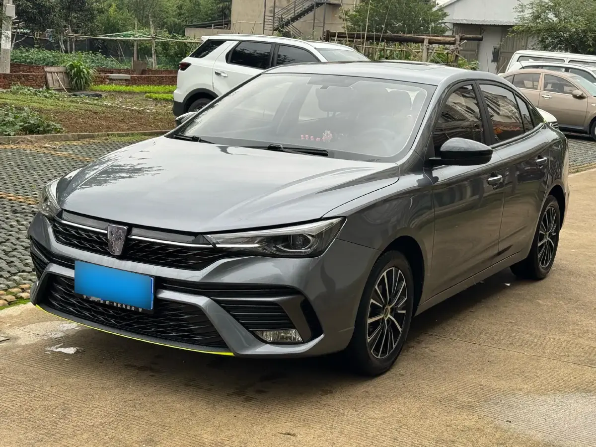 2021 Roewe i5 1.5L 120HP L4 CVT