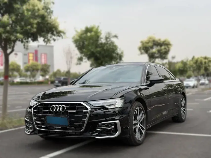 2025 Audi A6L 2.0T 190HP L4 7DCT