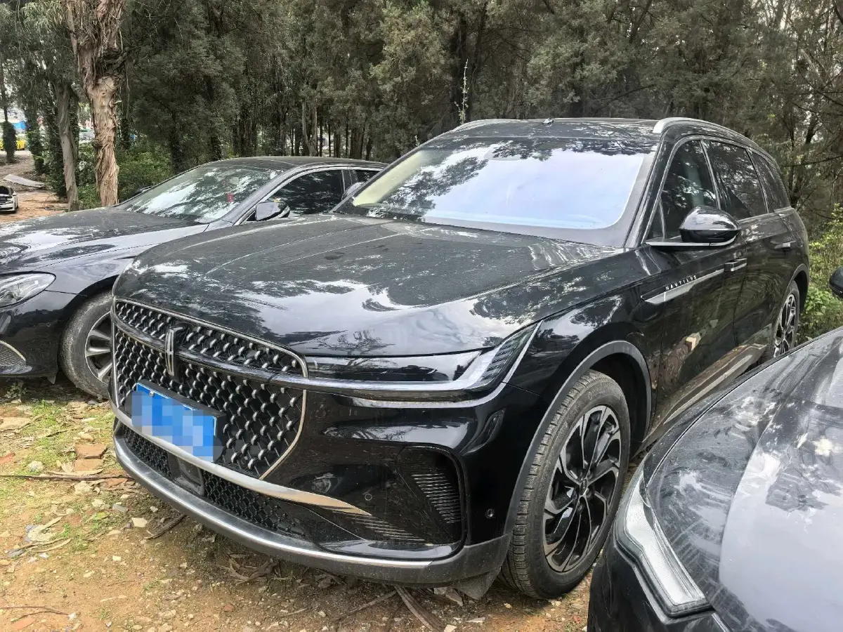 2023 Lincoln Nautilus 2.0T 261HP L4 8AT