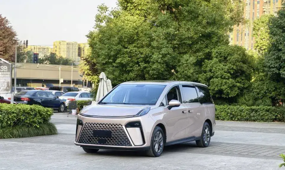 2023 MG 7 2.0T 261HP L4 9AT