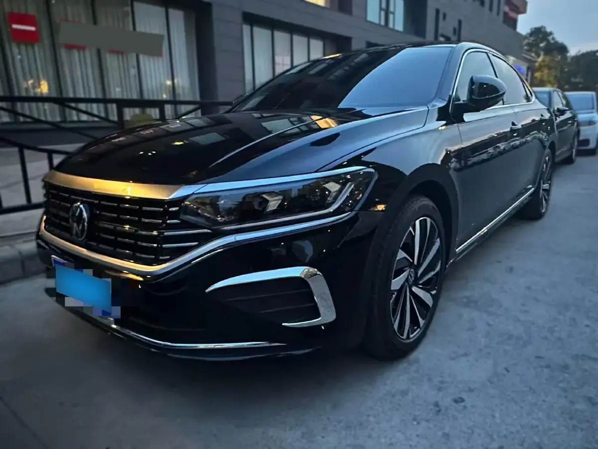 2024 Volkswagen Passat 2.0T 186HP L4 7DCT