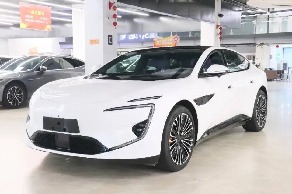 2025 Avatr 12 1.5T 156HP L4 REEV 39.05KWH