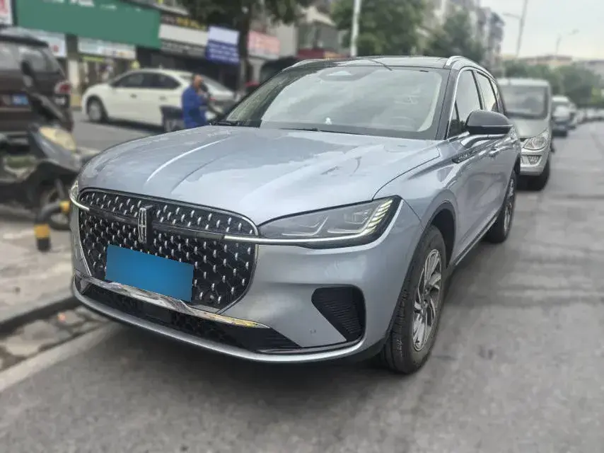 2023 Lincoln Corsair 2.0T 261HP L4 8AT