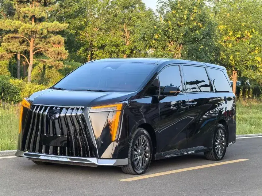 2023 GAC Trumpchi M8 2.0T 190HP L4 E-CVT Hybrid