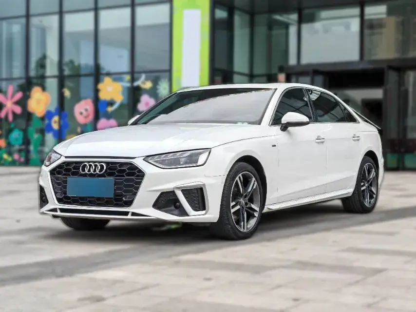 2022 Audi A4L 2.0T 190HP L4 7DCT