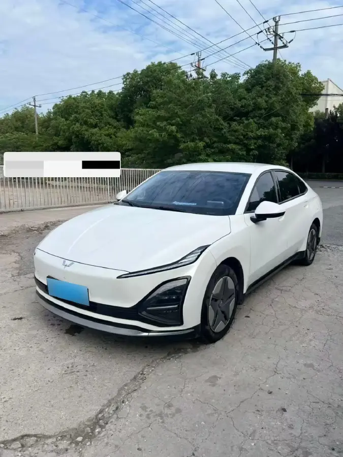 2024 WuLing E5 BEV 41.9KWH