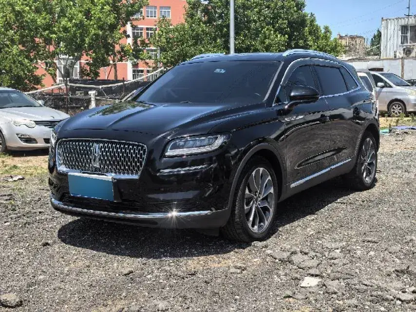 2021 Lincoln Nautilus 2.0T 245HP L4 8AT