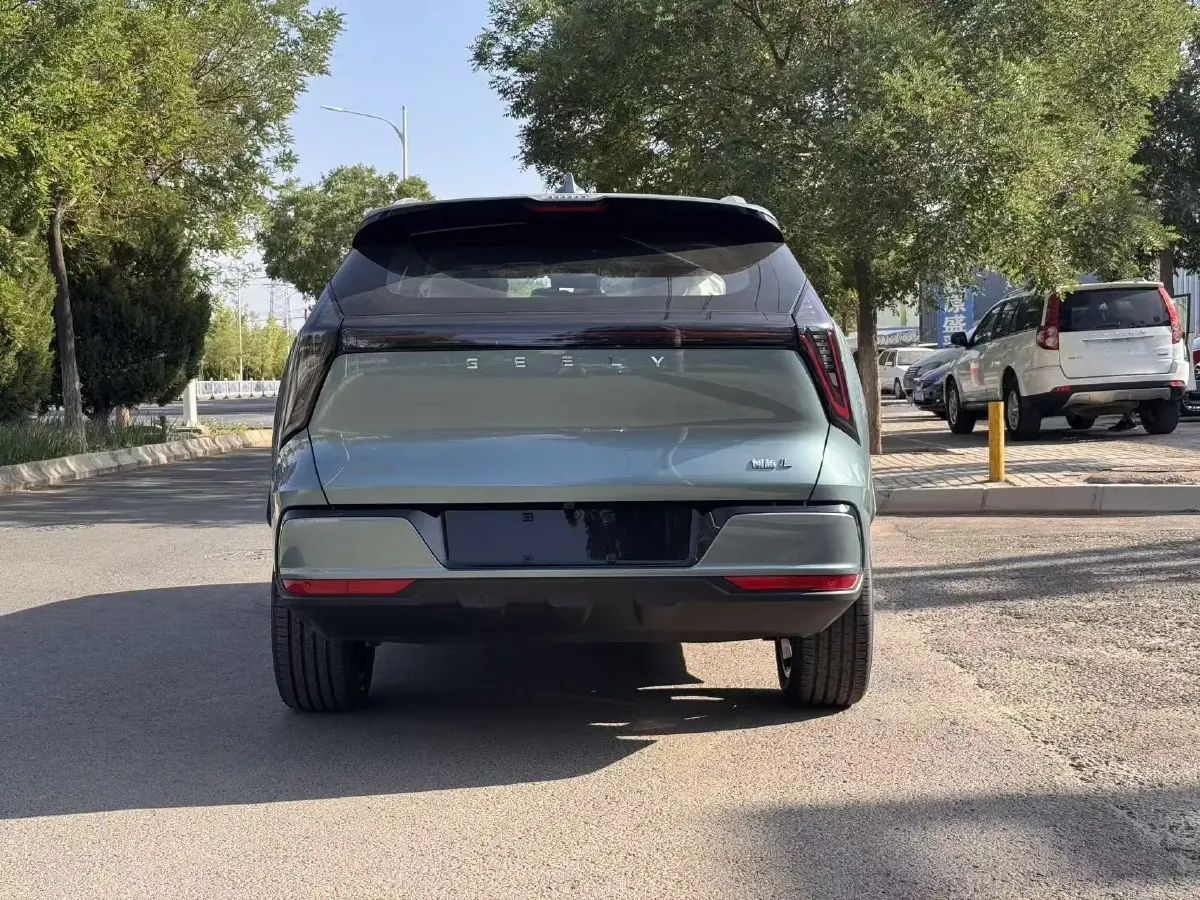 2025 Geely StarRay 1.5T 181HP L4 7DCT,autocango,china used car exporter,china ev exporter,chinese used car exporter,chinese used ev exporter