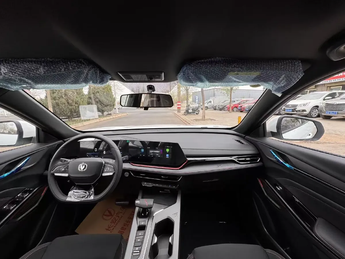 2025 ChangAn X5 PLUS 1.5T 188HP L4 7DCT,autocango,china used car exporter,china ev exporter,chinese used car exporter,chinese used ev exporter