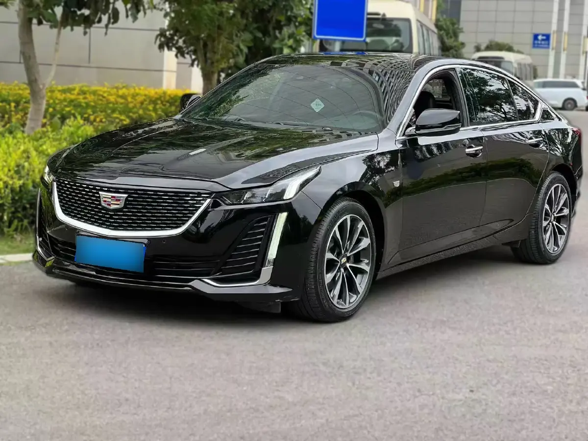 2022 Cadillac CT5 2.0T 237HP L4 10AT