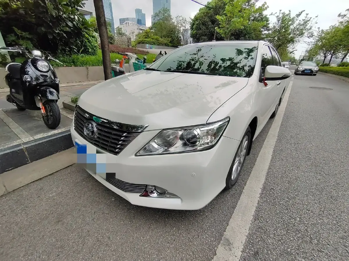 2013 Toyota Camry 2.0L 148HP L4 4AT