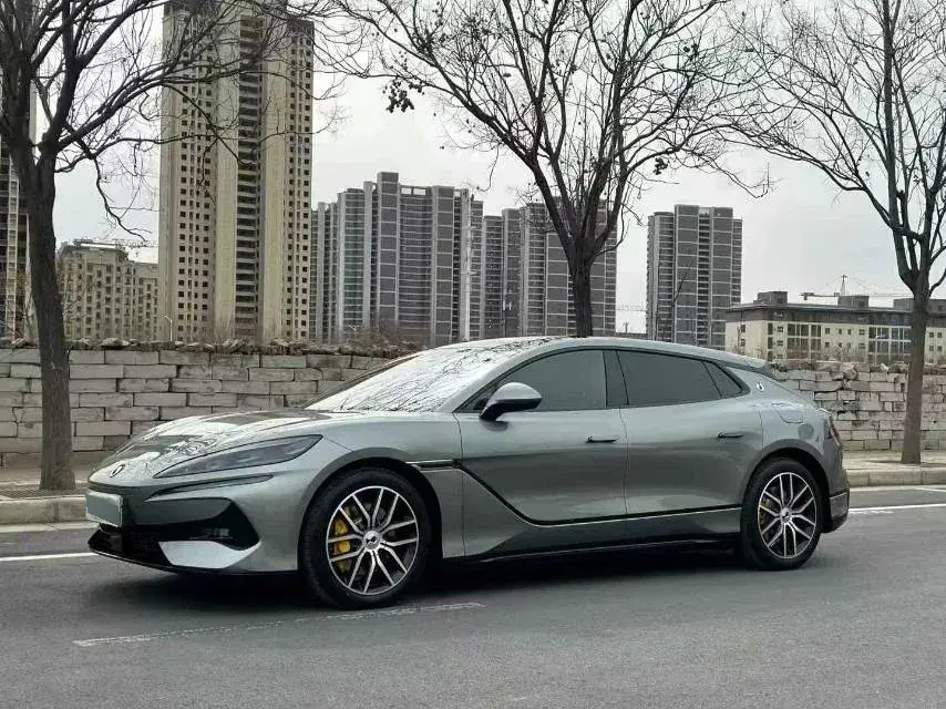 2024 Denza DenzaZ9GT 2.0T 207HP L4 E-CVT PHEV 38.5KWH