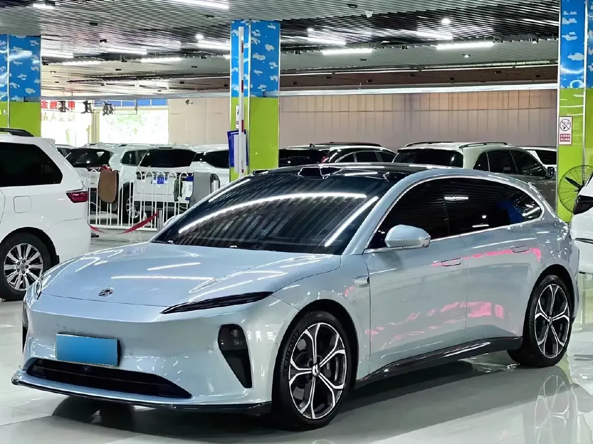 2023 NIO ET5T BEV 75KWH