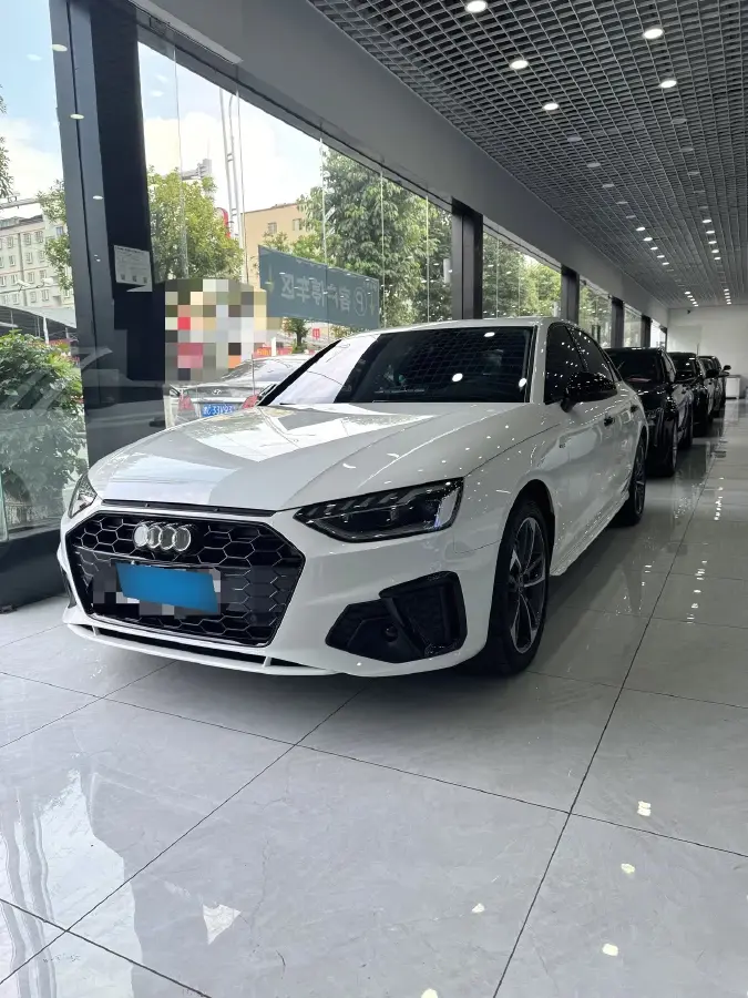 2023 Audi A4L 2.0T 190HP L4 7DCT