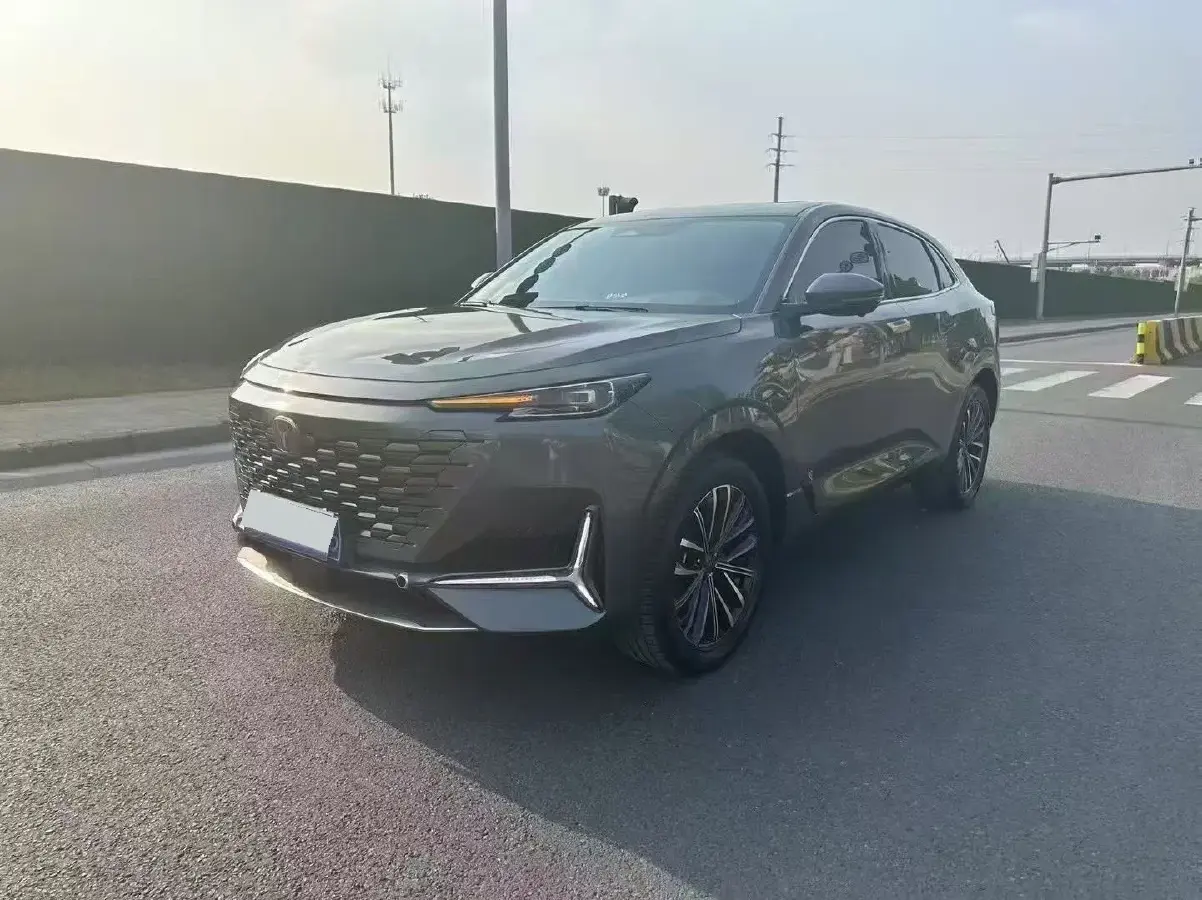 2023 ChangAn UNI-K 2.0T 233HP L4 8AT