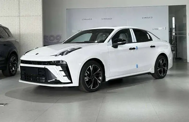 2025 LYNK&CO 03 1.5T 181HP L4 7DCT