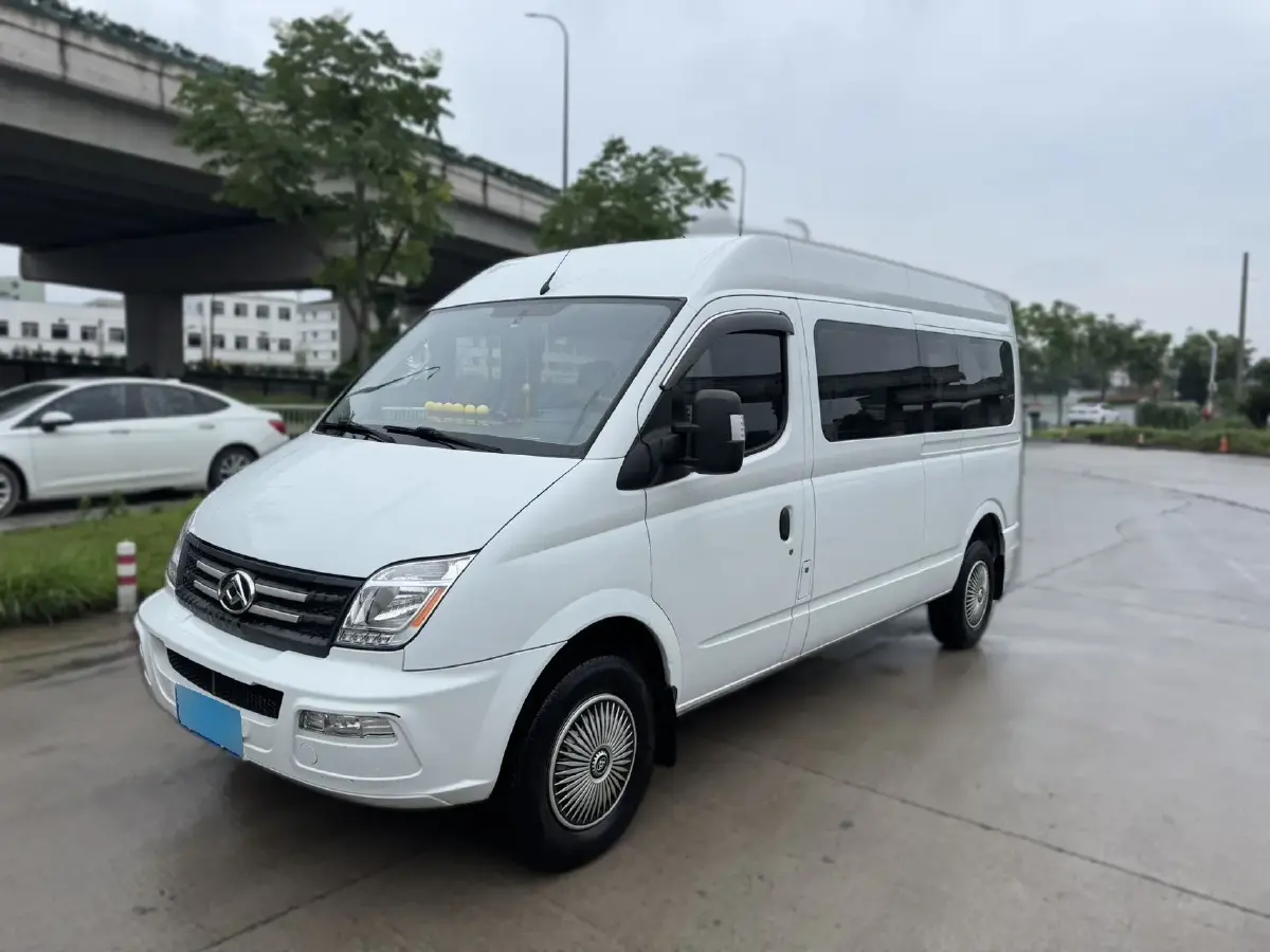 2021 MAXUS XinTu V80 2.0T 127HP L4 6MT