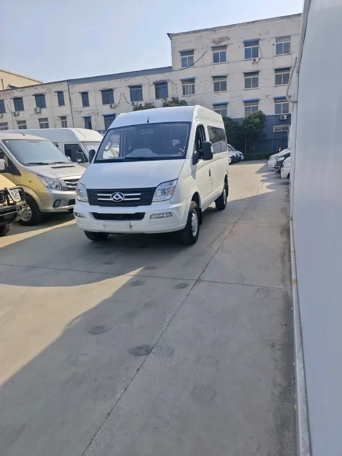 2023 MAXUS XinTu V80 2.0T 127HP L4 6AMT