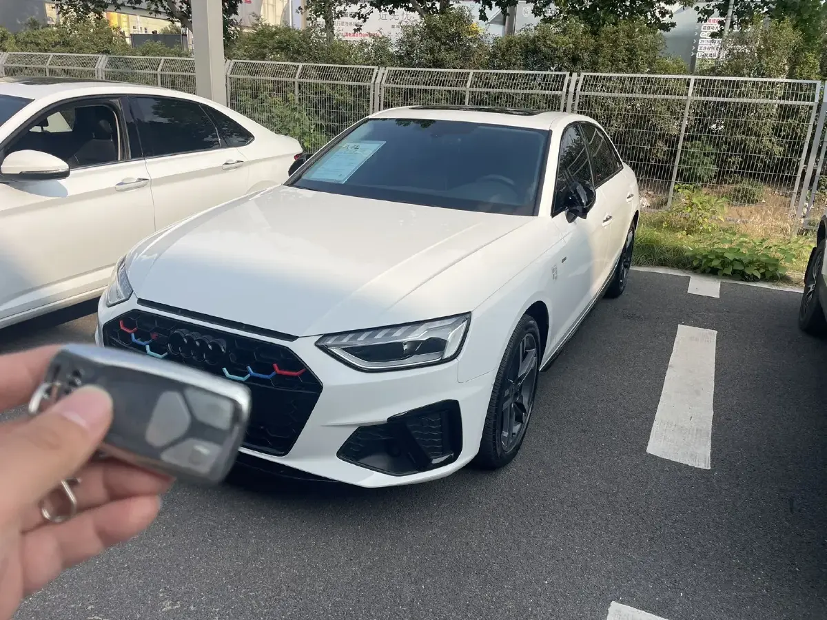 2023 Audi A4L 2.0T 190HP L4 7DCT