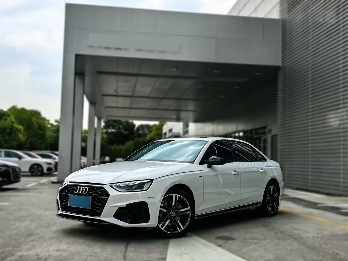 2022 Audi A4L 2.0T 190HP L4 7DCT