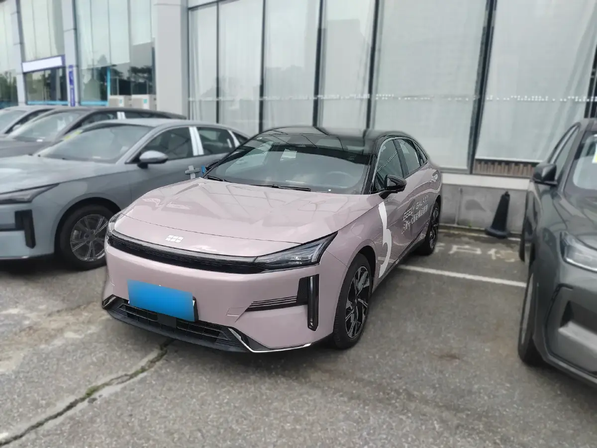 2024 Geely Galaxy L6 1.5T 163HP L4 3DHT PHEV