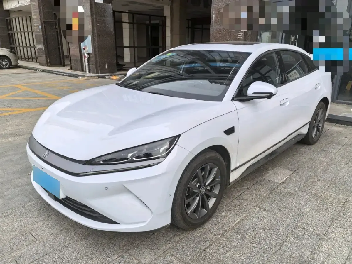 2025 BYD QinL BEV