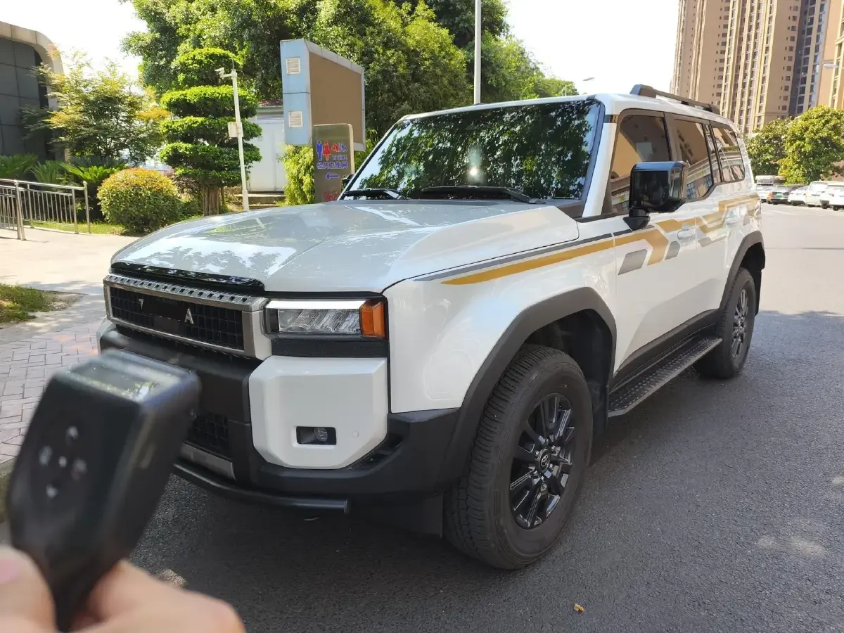 2024 Toyota Land Cruiser Prado 2.4T 282HP L4 8AT Hybrid