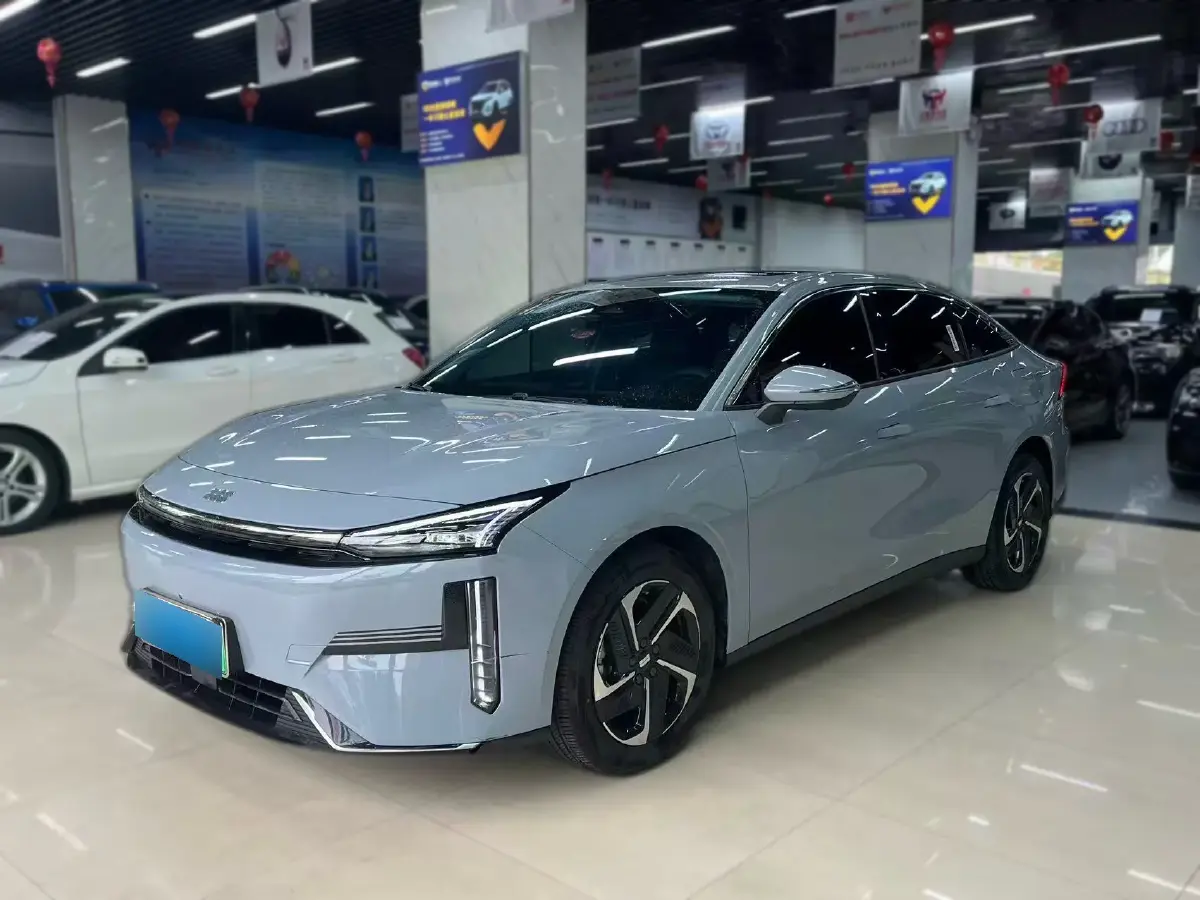 2024 Geely Galaxy L6 1.5T 163HP L4 3DHT PHEV