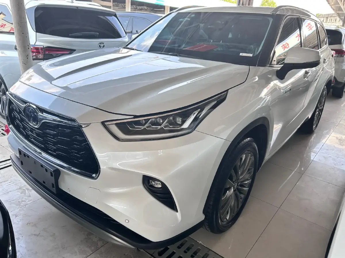 2022 Toyota Highlander 2.5L 192HP L4 E-CVT Hybrid