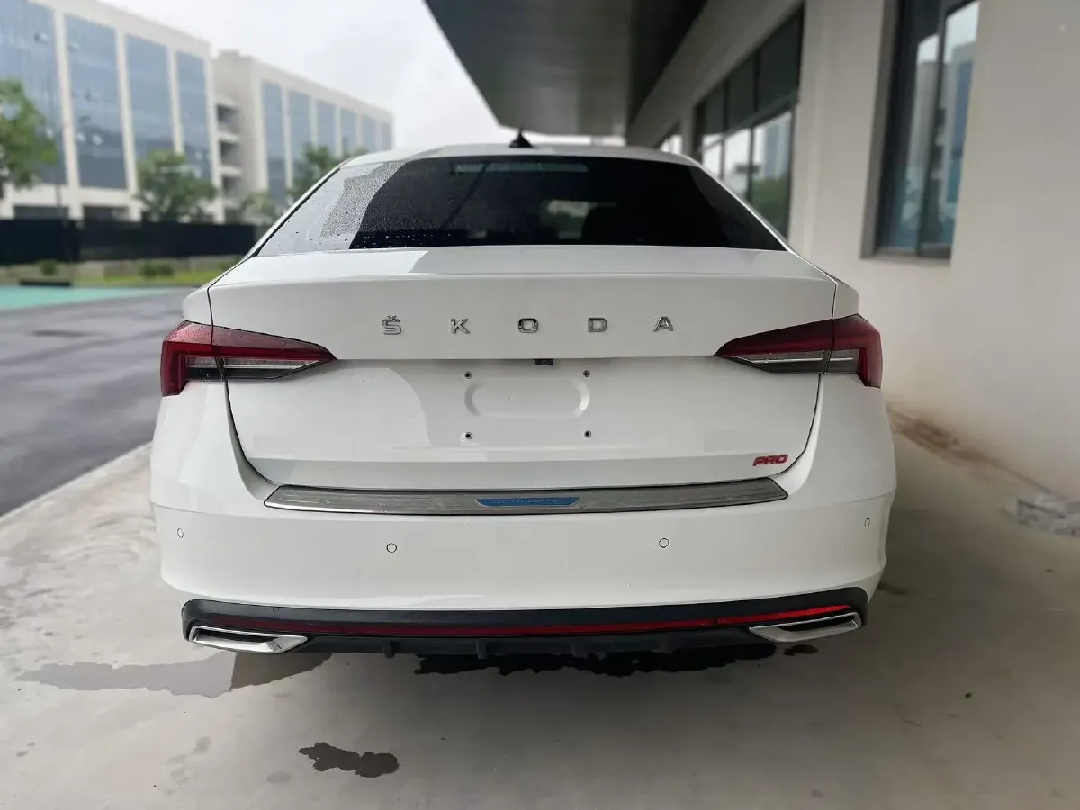 2022 Skoda Octavia 1.4T 150HP L4 7DCT,autocango,china used car exporter,china ev exporter,chinese used car exporter,chinese used ev exporter