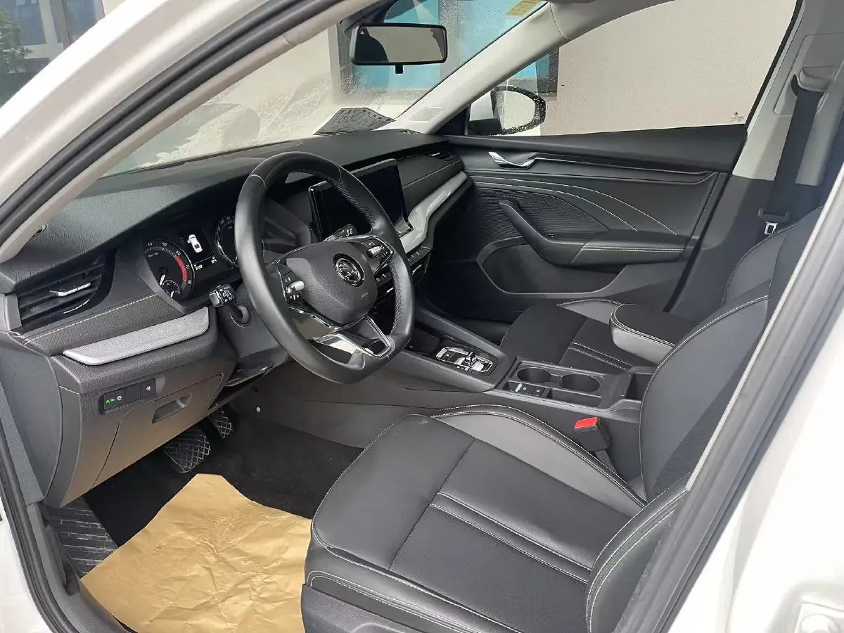 2022 Skoda Octavia 1.4T 150HP L4 7DCT,autocango,china used car exporter,china ev exporter,chinese used car exporter,chinese used ev exporter