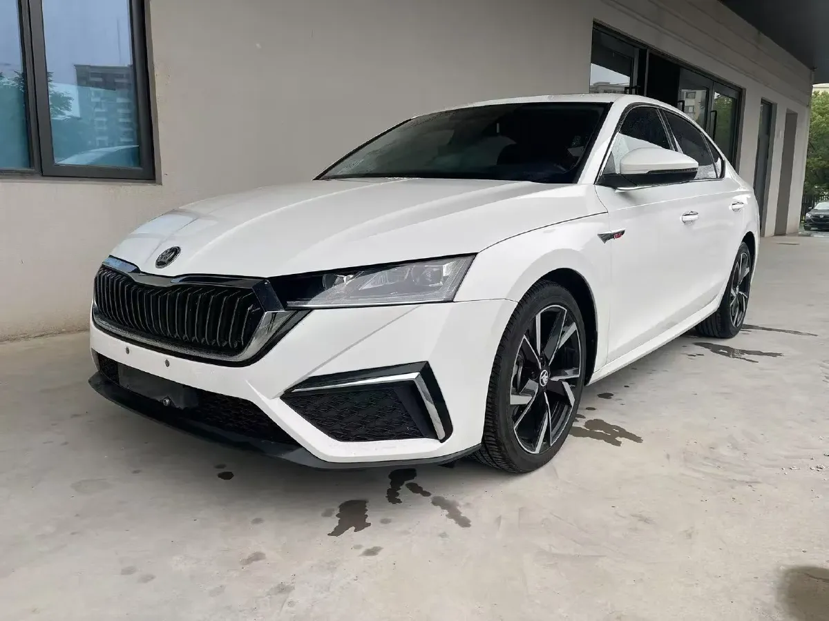 2022 Skoda Octavia 1.4T 150HP L4 7DCT,autocango,china used car exporter,china ev exporter,chinese used car exporter,chinese used ev exporter