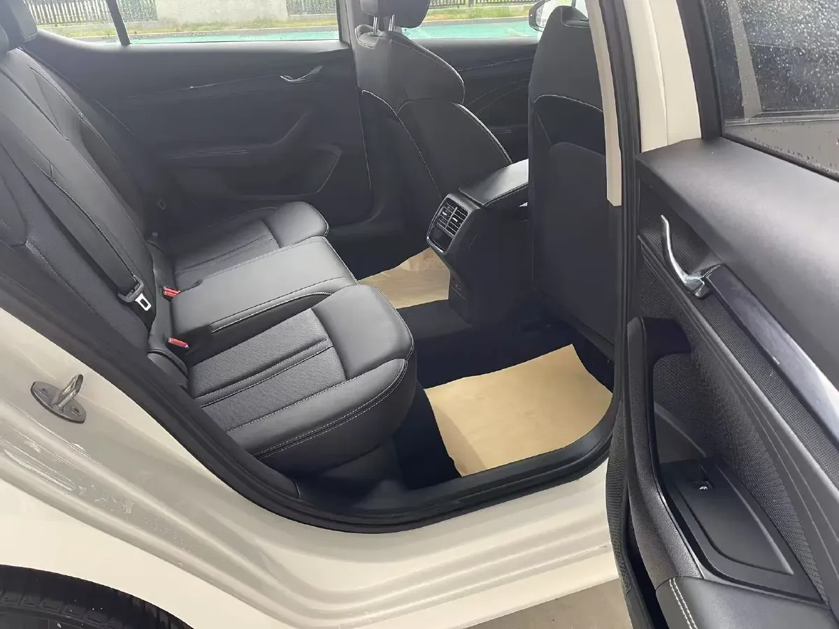 2022 Skoda Octavia 1.4T 150HP L4 7DCT,autocango,china used car exporter,china ev exporter,chinese used car exporter,chinese used ev exporter