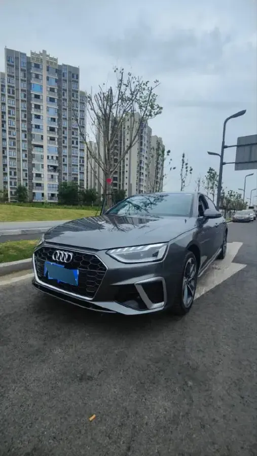 2022 Audi A4L 2.0T 190HP L4 7DCT