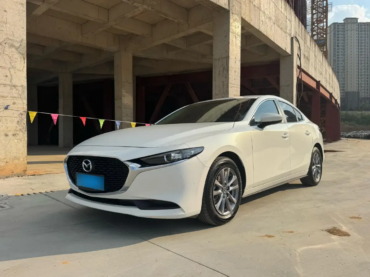 2021 Mazda 3 Axela 2.0L 158HP L4 6AT 2021 Mazda 3 Axela 2.0L 158HP L4 6AT