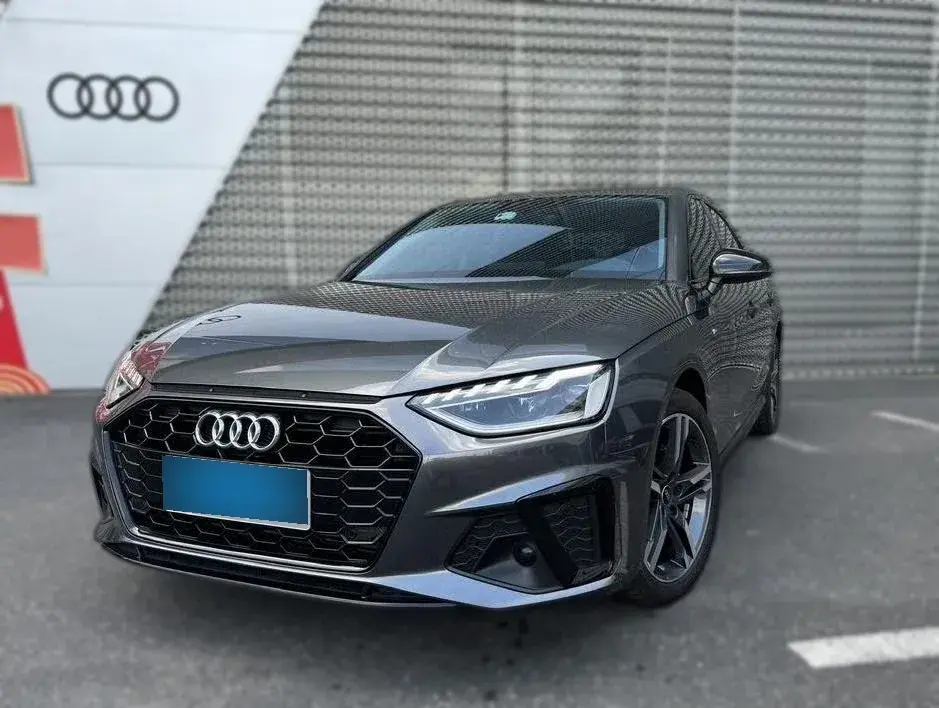 2022 Audi A4L 2.0T 190HP L4 7DCT