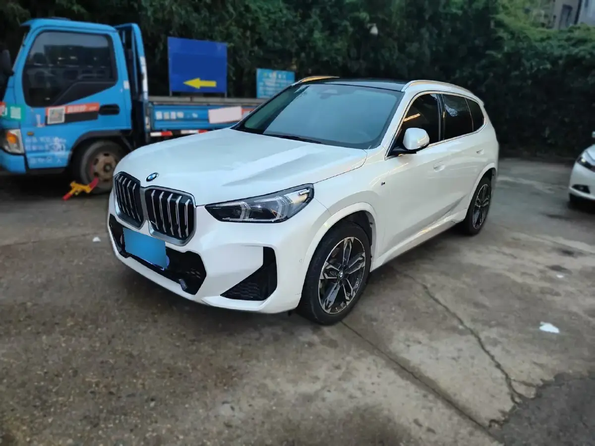 2023 BMW X1 2.0T 204HP L4 7DCT