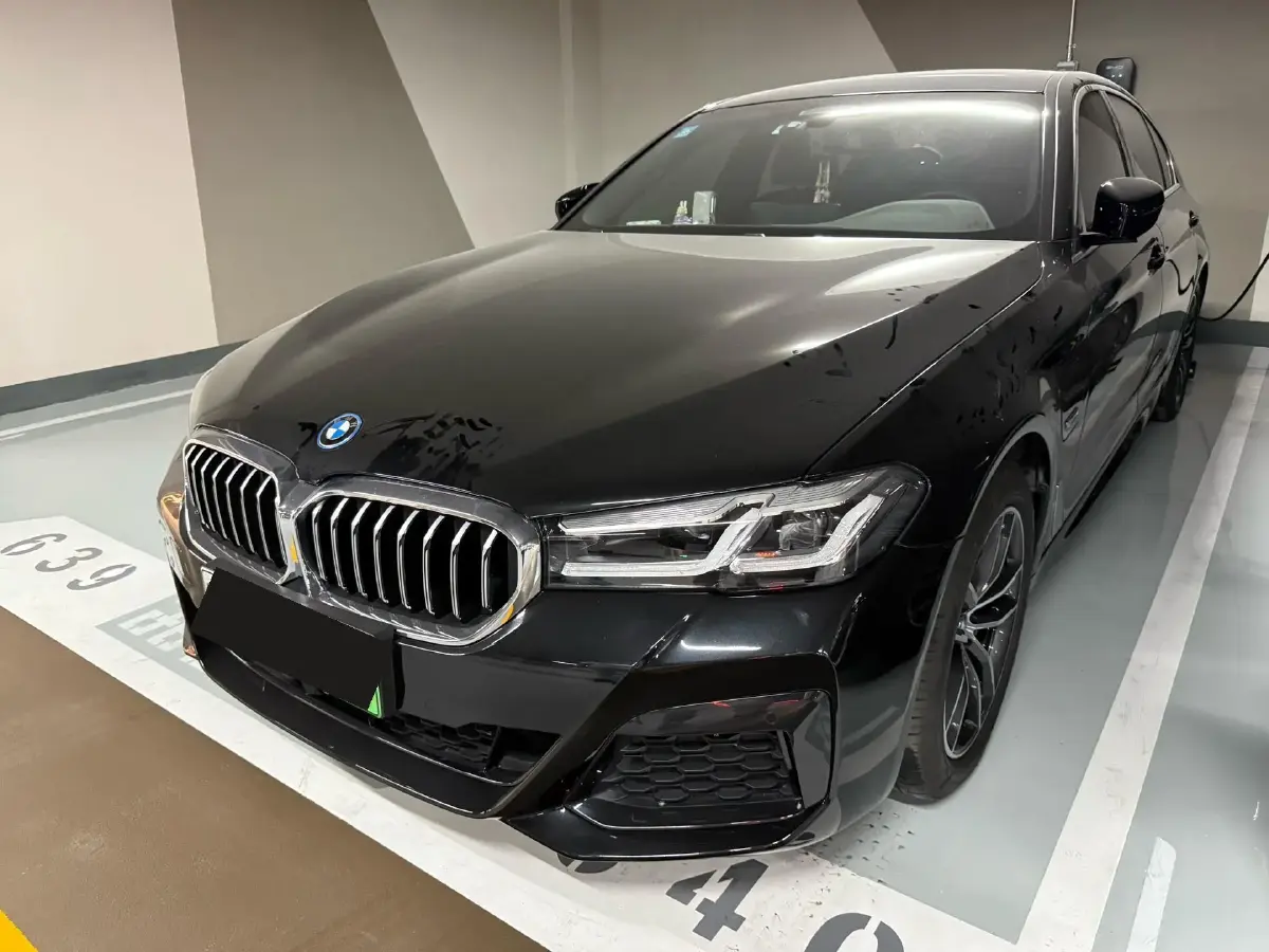2022 BMW 5 Series 2.0T 184HP L4 8AT PHEV 17.7KWH