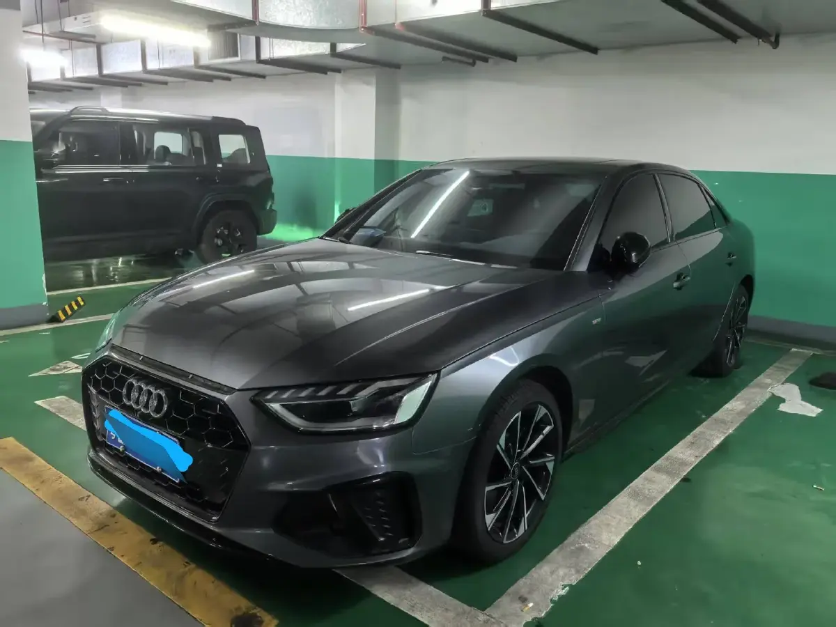 2023 Audi A4L 2.0T 190HP L4 7DCT