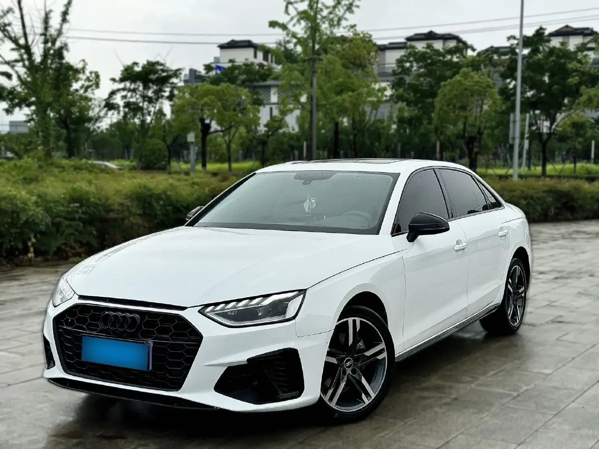 2023 Audi A4L 2.0T 190HP L4 7DCT