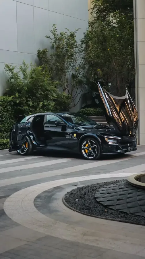 2023 Ferrari Purosangue 6.5L 725HP V12 8DCT,autocango,china used car exporter,china ev exporter,chinese used car exporter,chinese used ev exporter