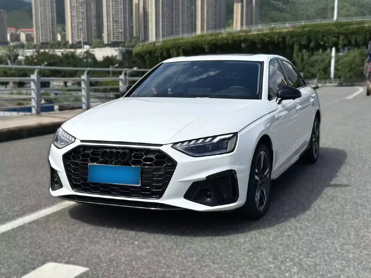 2023 Audi A4L 2.0T 190HP L4 7DCT