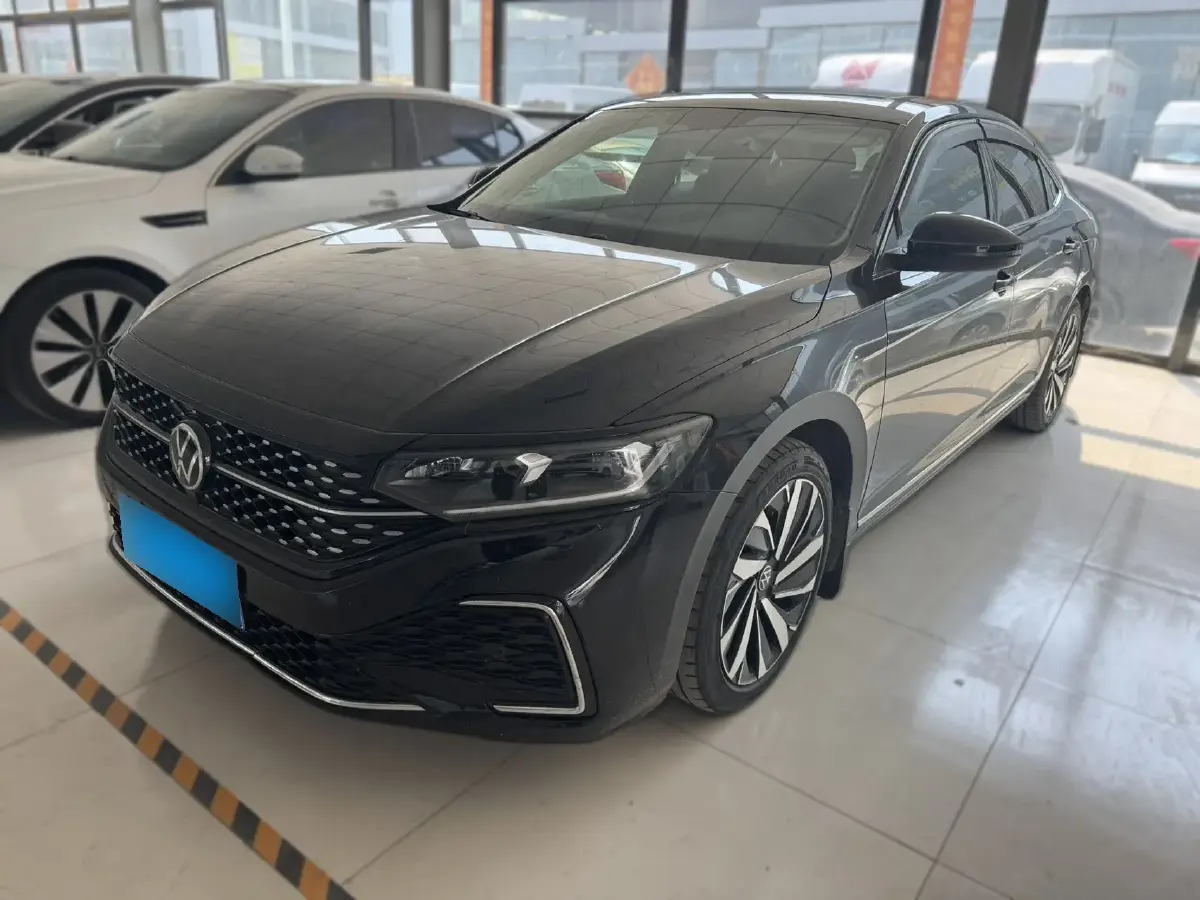 2022 Volkswagen Passat 2.0T 186HP L4 7DCT