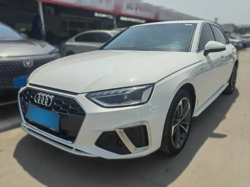 2022 Audi A4L 2.0T 190HP L4 7DCT